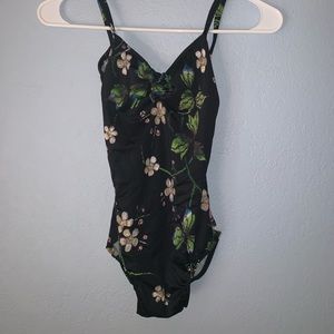 Floral Classin Leo! Black spaghetti strap!